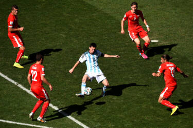 Nikon magazine -  photographing football 